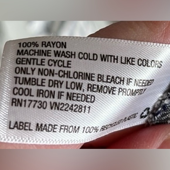 3/$15.  Ava & Viv Black and White Striped v neck sleeveless M Dress Sz 1X - Picture 4 of 6